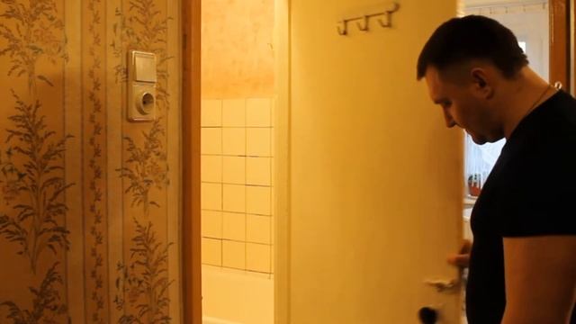 Заскрипела дверь. Скрипит дверь. Заедает замок. Чем смазать. смотреть онлайн