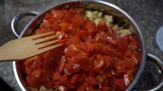 Консервированный салат из баклажанов, помидор и капусты. Рецепт вкусной консервации на зиму смотреть онлайн