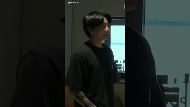 Чонгук не послушал Т/И #jungkook #taehyung #suga смотреть онлайн