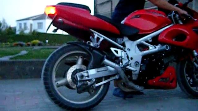 Suzuki TL1000S sound without exhaust смотреть онлайн