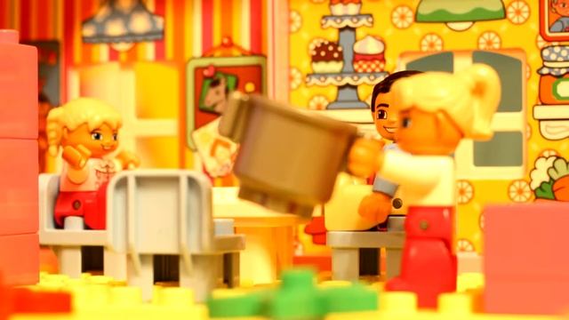 Играем в Lego смотреть онлайн