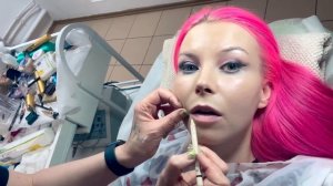 МАКИЯЖ ПАЛЬЮ ЛЕЖА! КОЖА В БУГРАХ / Треш-обзор салона красоты в Москве