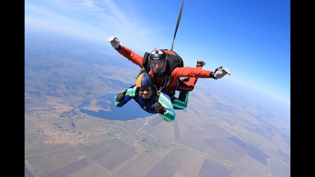 Фото прыжка Шаг в небо с высоты 4000 м . смотреть онлайн