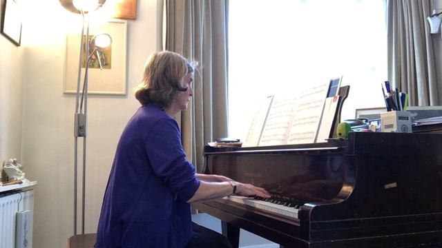 Gillock no 12 in B minor Autumn Sketch смотреть онлайн