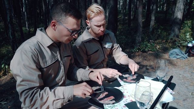 ГНИЛАЯ СЕЛЁДКА! Как ПРАВИЛЬНО есть сюрстрёмминг! ( ШПРОТОВЕДЫ Surströmming Challenge ) смотреть онлайн