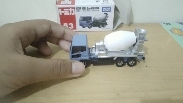 Tomica - No.53 NISSAN DIESEL QUON MIXER CAR смотреть онлайн