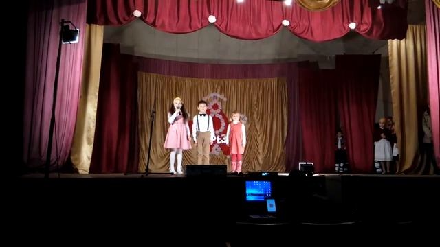 СТИХ "МАМУ КРЕПКО ПОЦЕЛУЮ" смотреть онлайн