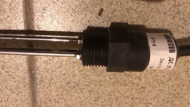 Контроль уровня воды в накопительном баке системы водоснабжения дома на дачном участке смотреть онлайн