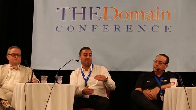 Managing Social Media Interactions - Fort Lauderdale WordPress Developer at THE Domain Conference смотреть онлайн