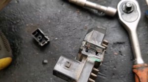Замена щёток на генераторе Renault, VW, scoda и др.