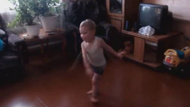 БОСИКОМ НА ПОЛУ