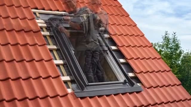Монтаж мансардного окна GGL в профилированный кровельный материал смотреть онлайн