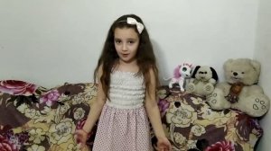 Виноватая тучка, злую тучку наказали-Кап-кап-кап дождик пошёл.