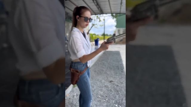 ?Ruger Vaquero .357 Magnum ? #LadySharpshooter смотреть онлайн