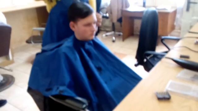 ВЗЯЛ И ПОБРИЛСЯ НАЛЫСО???