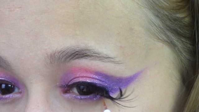 Делаю ЯРКИЙ и НЕОБЫЧНЫЙ макияж // make up // Идеи для макияжа смотреть онлайн