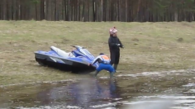 20110430 Вылет гидроцикла на берег.MOV смотреть онлайн
