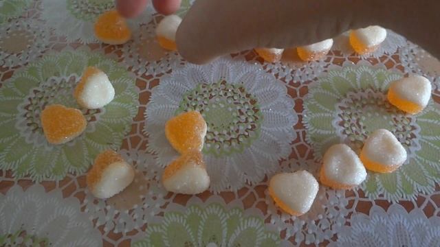 мармелад в виде сердечек с наклейками от LOVE IS смотреть онлайн