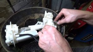 RAV4 50 кузов. Замена топливного фильтра.