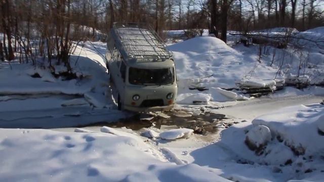 УАЗ через ручей на ревяку2 смотреть онлайн