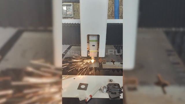 Резка металла на лазерном станке XTC-1530H/2000 Raycus во время ПНР в Чистополе смотреть онлайн