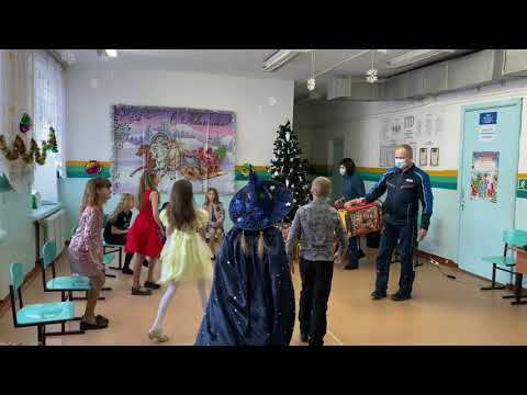 Зам. гендиректора ООО "Газпром переработка Благовещенск" Евгений Бакланов в Устьпёрской школе смотреть онлайн