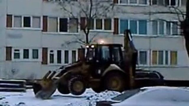 Эксковатор наматывает моточасы смотреть онлайн