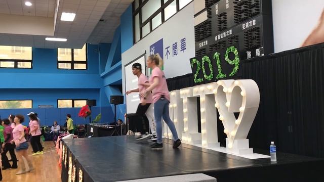 Dance Monkey Dance Line Dance by Roy Hadisubroto & Fiona Murray смотреть онлайн