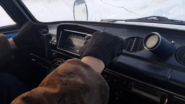 Внутри Танкетки смотреть онлайн