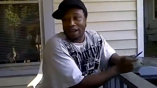 Hood Rapper Spits Raw Freestyle смотреть онлайн