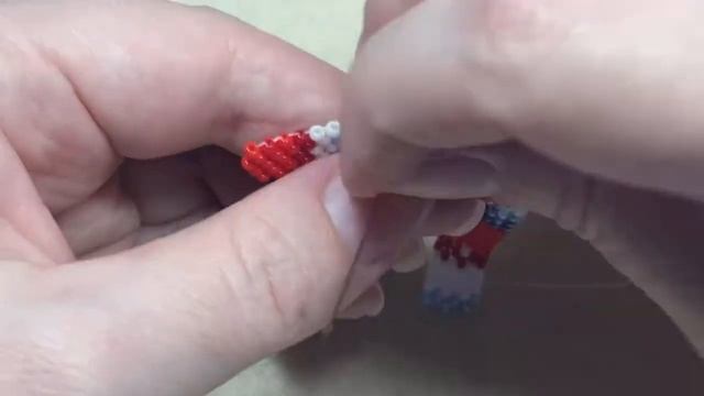 Дед Мороз из бисера | Часть 4 из 5 | смотреть онлайн
