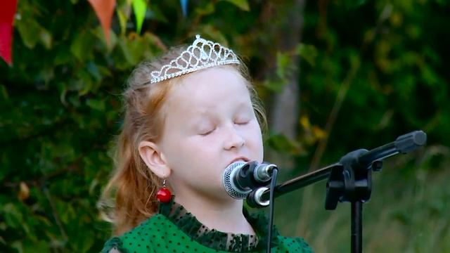 Три желания,цыганочка. Поёт Оксана!  Село Михали!!