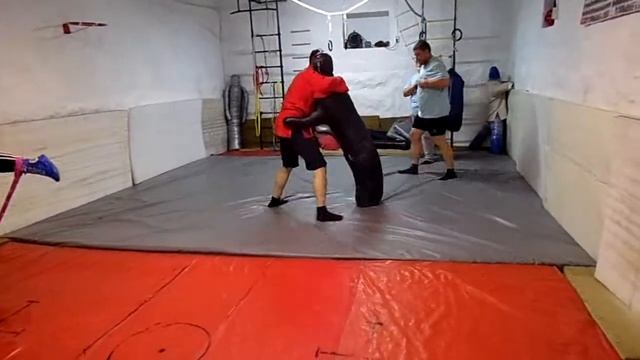 Общий взгляд на конец тренировки (взрослые) смотреть онлайн