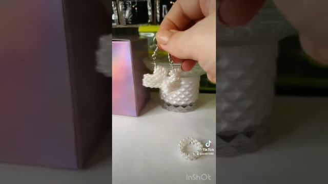 комплект кольцо и серьги из белых бусин.Заказ:https://vk.com/braslet_khimki смотреть онлайн