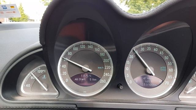 Mercedes Benz SL 500 R230 V8 Sound смотреть онлайн