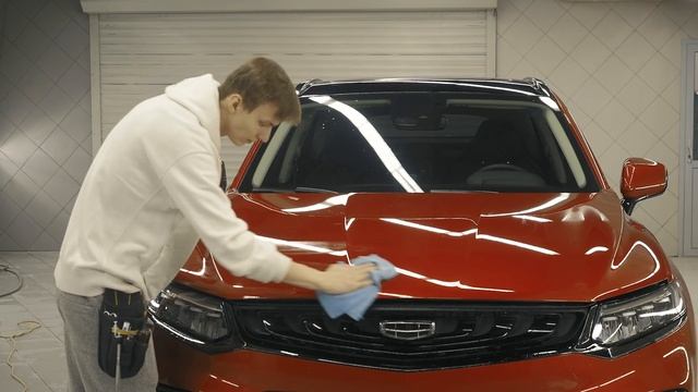 Как наклеить полиуретановую пленку Brontero на капот Geely Tugella смотреть онлайн