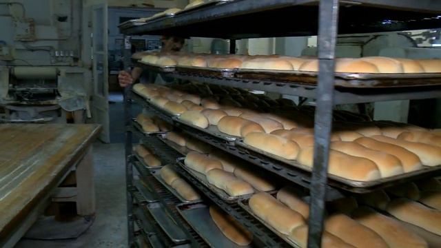 Dave Trips: Lejuene's Bakery Jeanerette смотреть онлайн