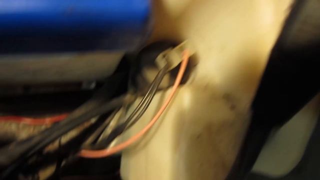 Доработка омывателя стекол при помощи обратного клапана смотреть онлайн