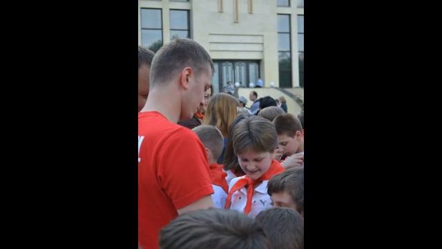 Молдавские пионеры зачитали стихи по случаю дня рождения Пионерии! (19.05.2020) смотреть онлайн