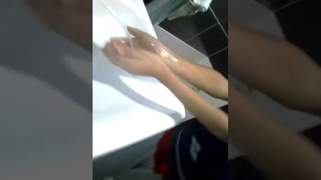 Как писает шарик смотреть онлайн