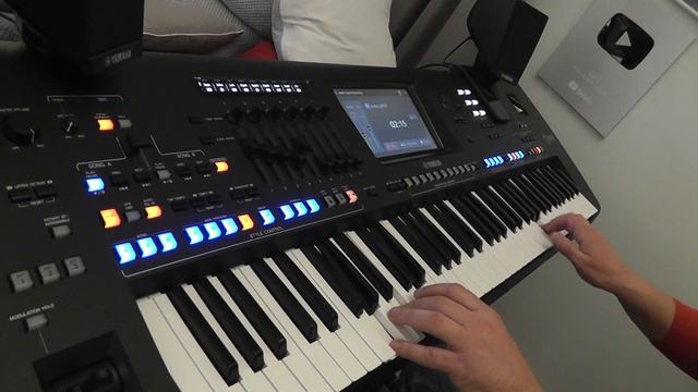 Retronic Voice " Real People " cover 2020 Yamaha Genos смотреть онлайн
