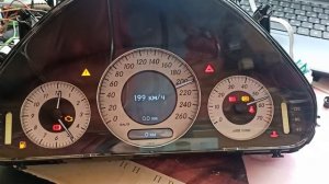 w211 русский язык в панели