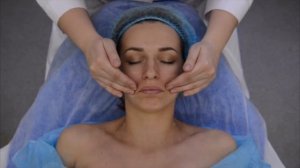 Классический массаж лица по Ахабадзе