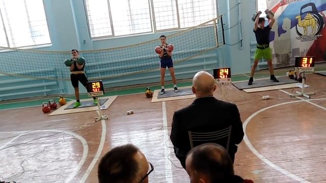 Гиревой спорт.Толчок 32кг: 51раз (выполнение КМС). смотреть онлайн