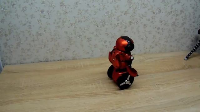 Видео обзор робота F1 с гиростабилизацией от WL Toys смотреть онлайн