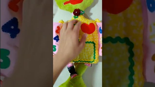 Лягушка. Развивающая игрушка. Застежка. Ручной работы. смотреть онлайн
