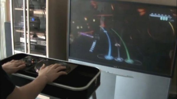 DJ Hero: Setup, Tutorial, And Gameplay
