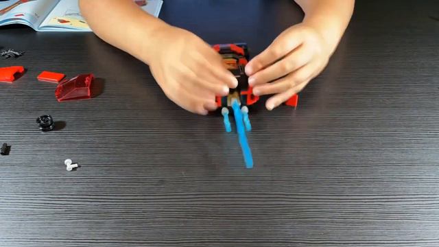 Miles Morales vs. Morbius: The Ultimate Showdown! LEGO MARVEL 76244 Miles Morales vs. Morbius Set смотреть онлайн