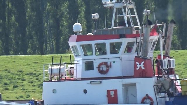 HOLYHEAD TOWING TUG - AFON ALAW смотреть онлайн