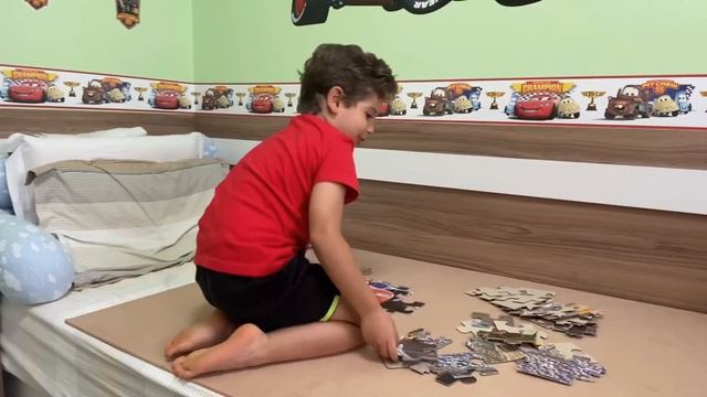 Quebra-cabeça dos Carros (McQueem) смотреть онлайн